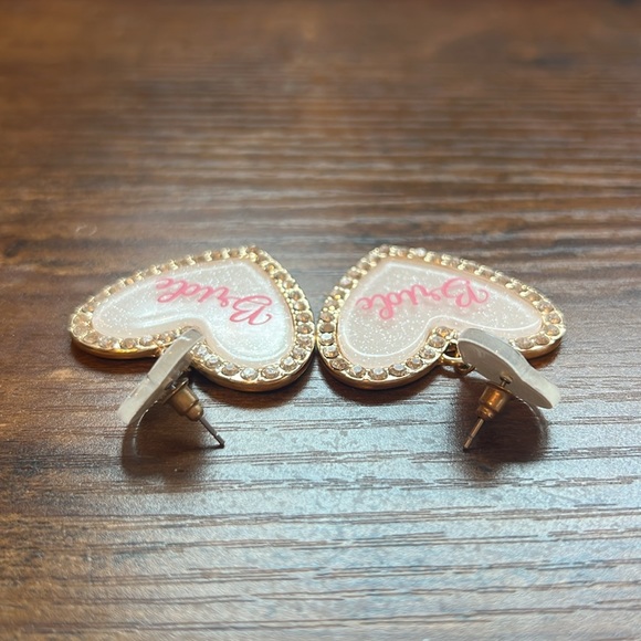 Bride heart shaped rhinestone sparkly earrings with a touch of gold and pink - Picture 2 of 4